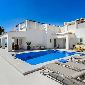 new-villa-sa-rota-family-friendly.balearic-islands.net/